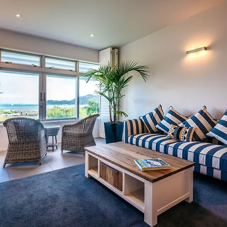 Waiheke Waterfront Lodge-3